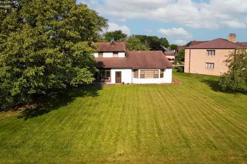 Exterior - 3202 Stoneway E Dr, Sandusky, OH 44870 photo 9 of 9