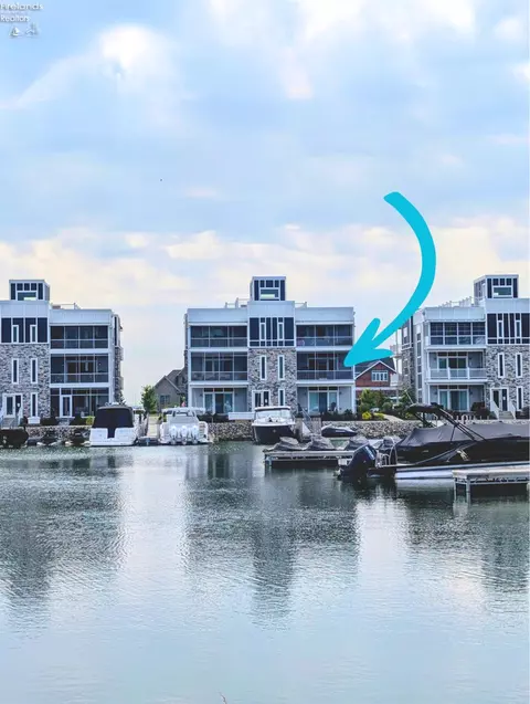 2620 S Waterside Ct #622, Marblehead, OH 43440