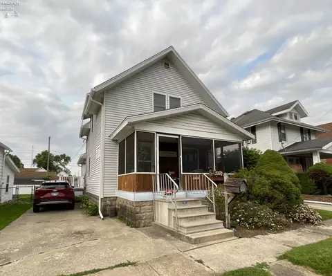 806 Willow St, Fremont, OH 43420