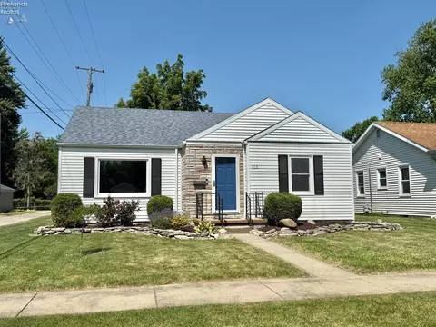 516 Adams St, Port Clinton, OH 43452