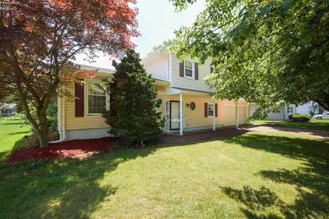 2718 Mulberry Dr, Sandusky, OH 44870