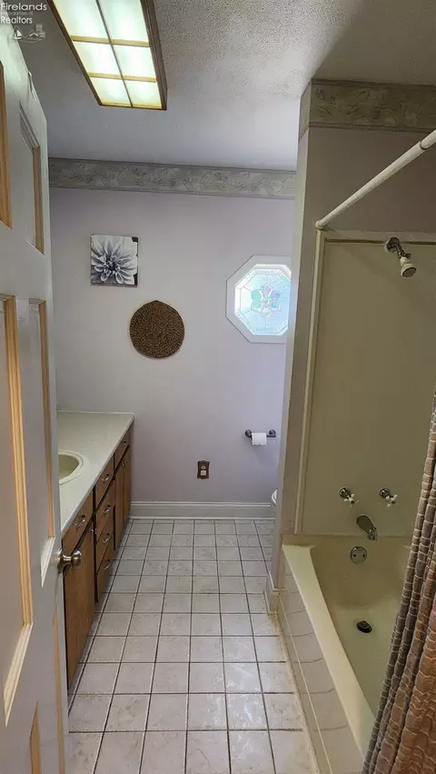 502 Adams Ave, Huron, OH 44839 photo 17