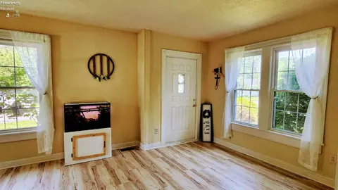 502 Adams Ave, Huron, OH 44839 photo 4