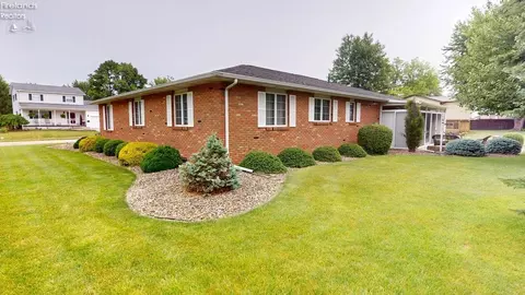 2 Timothy Ave, Willard, OH 44890 photo 4