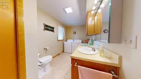 2 Timothy Ave, Willard, OH 44890 photo 25