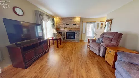 2 Timothy Ave, Willard, OH 44890 photo 34