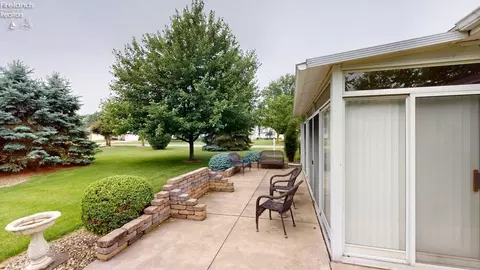 2 Timothy Ave, Willard, OH 44890 photo 8