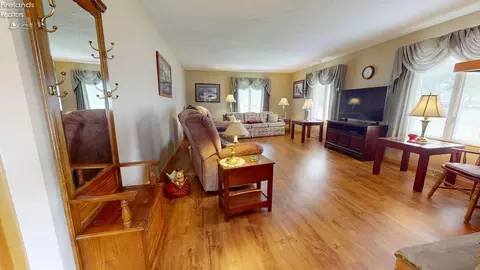 2 Timothy Ave, Willard, OH 44890 photo 12