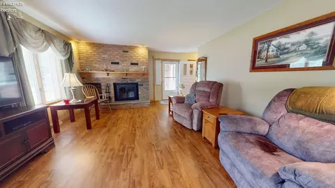 2 Timothy Ave, Willard, OH 44890 photo 10