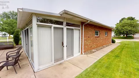 2 Timothy Ave, Willard, OH 44890 photo 7