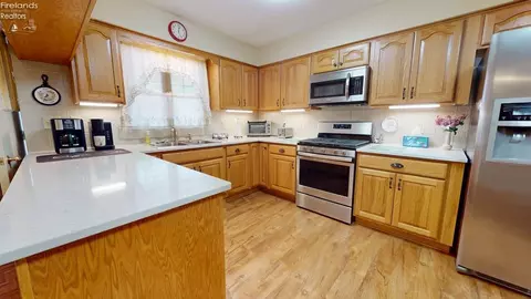2 Timothy Ave, Willard, OH 44890 photo 14
