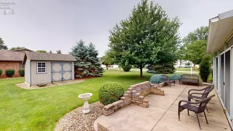 2 Timothy Ave, Willard, OH 44890 photo 9