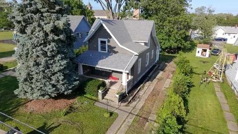 421 Monroe St, Port Clinton, OH 43452