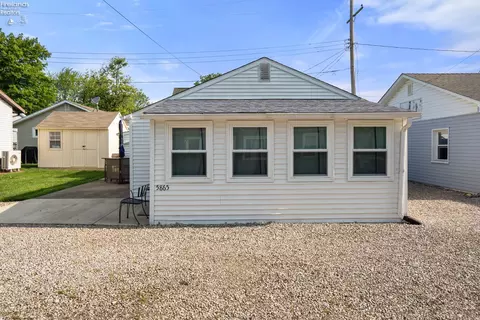 5865 E Poplar Ave, Port Clinton, OH 43452
