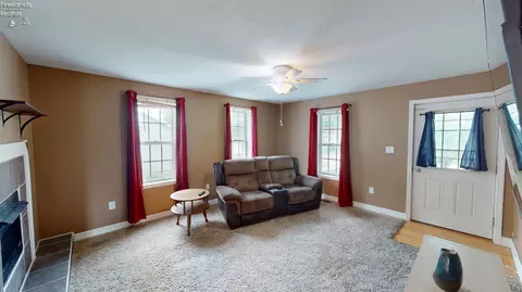 420 Ames St, Clyde, OH 43410 photo 3