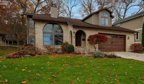1101 Lake St, Marblehead, OH 43440