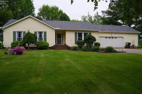 2824 S Meadow Ln, Norwalk, OH 44857