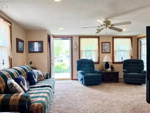 8048 E Mary Ln, Marblehead, OH 43440 photo 4