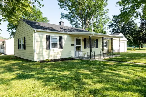 1307 Fleetwood Dr, Fremont, OH 43420