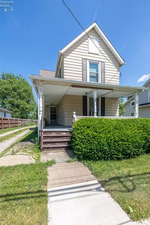 409 Gulf Rd, Elyria, OH 44035 photo 2