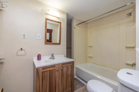 409 Gulf Rd, Elyria, OH 44035 photo 23