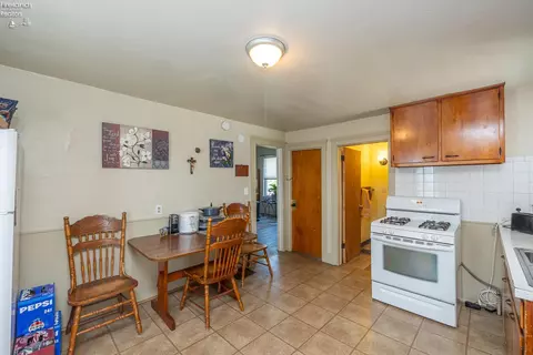 409 Gulf Rd, Elyria, OH 44035 photo 5