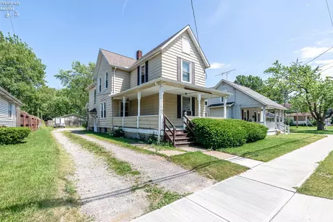 409 Gulf Rd, Elyria, OH 44035 photo 3