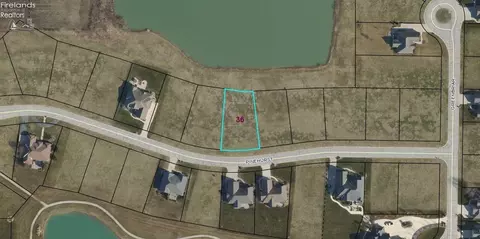 2120 Pinehurst Trl, Fremont, OH 43420