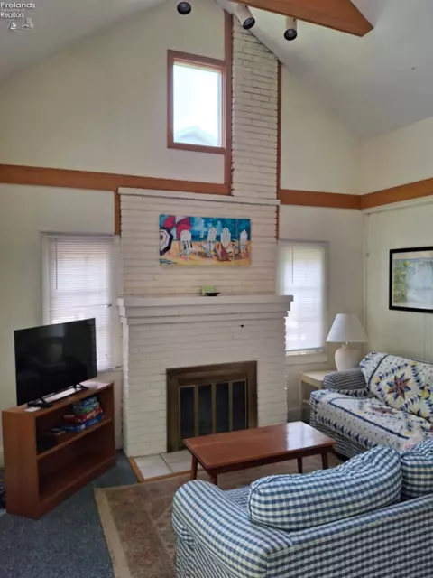 209 Tecumseh Pl, Huron, OH 44839 photo 4