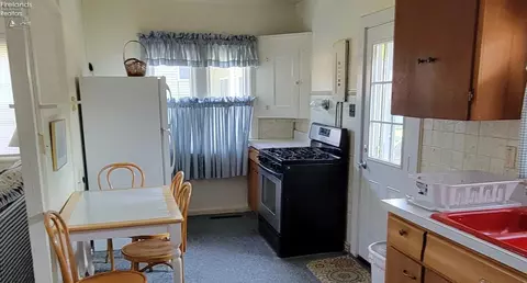 209 Tecumseh Pl, Huron, OH 44839 photo 9