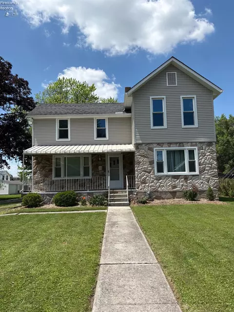 153 High St, Bellevue, OH 44811