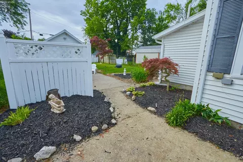 Exterior - 108 Rye Beach Rd, Huron, OH 44839 photo 3 of 6