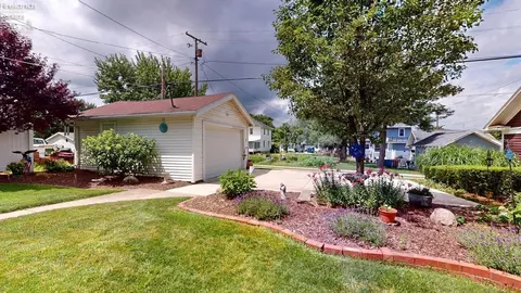 Exterior - 528 Maplewood St, Willard, OH 44890 photo 5 of 9