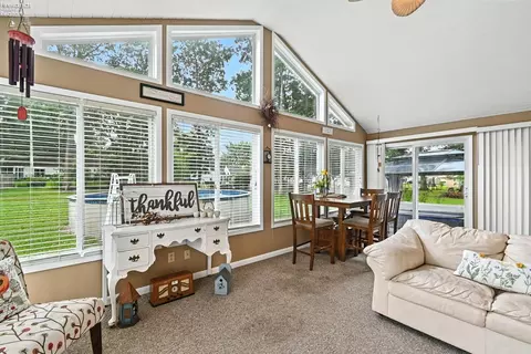 226 E Howard St, Willard, OH 44890 photo 12