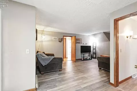 226 E Howard St, Willard, OH 44890 photo 14