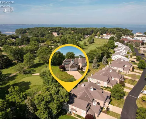 4532 E Harbors Edge Dr #6-3, Port Clinton, OH 43452