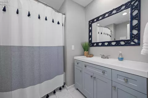 Bath - 3905 Hilltop Dr, Huron, OH 44839 photo 1 of 5