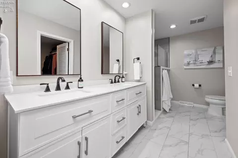 Bath - 3905 Hilltop Dr, Huron, OH 44839 photo 2 of 5