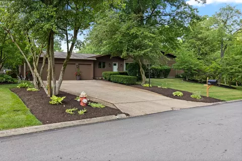 3905 Hilltop Dr, Huron, OH 44839
