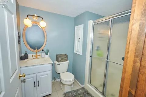 Bath - 703 Parkview Ct, Huron, OH 44839 photo 3 of 3