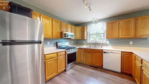 Kitchen - 1005 Tamarack Dr, Willard, OH 44890 photo 2 of 2