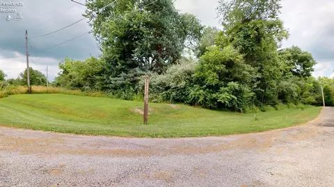 1173 Lakewood Rd, Willard, OH 44890