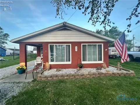 69 N Zeemon Rd, Port Clinton, OH 43452