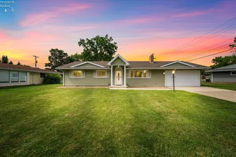 1538 Sunrise Blvd, Fremont, OH 43420