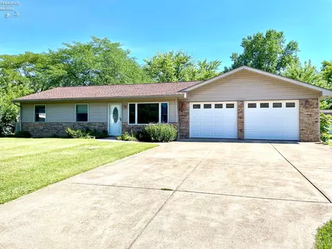 3806 Hoffman Dr, Sandusky, OH 44870