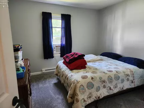 Bedroom - 239 Spring Crst, Marblehead, OH 43440 photo 2 of 3