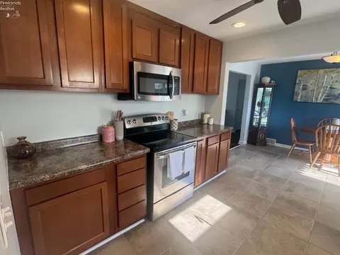 521 Washington Ave, Huron, OH 44839 photo 16