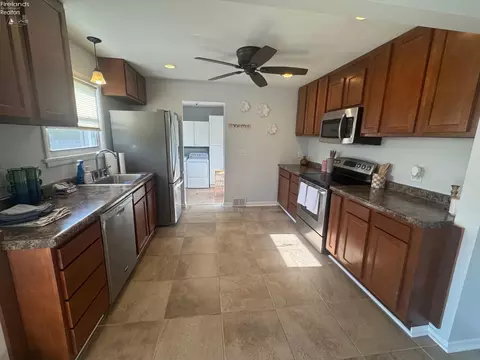 521 Washington Ave, Huron, OH 44839 photo 13