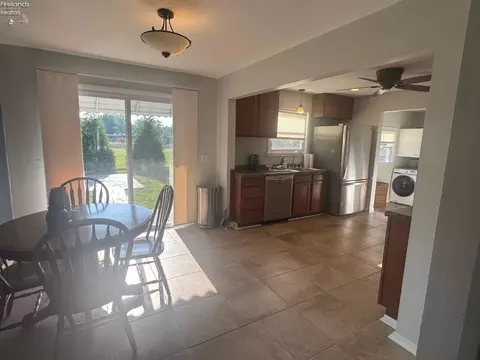 521 Washington Ave, Huron, OH 44839 photo 12