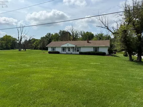 Exterior - 643 Holiday Dr, Willard, OH 44890 photo 3 of 4